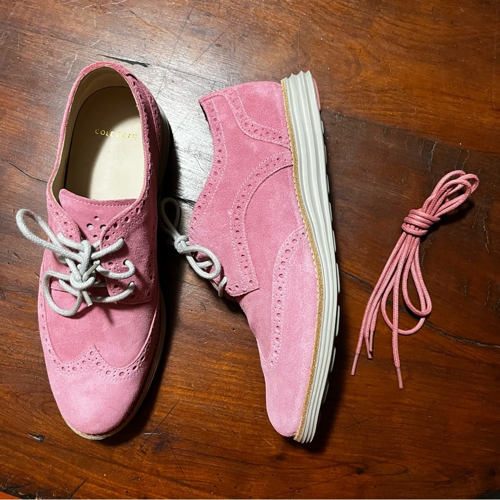 Light Pink Cole Haan Lunargrand size 6.5 Oxford wing tip dress shoe